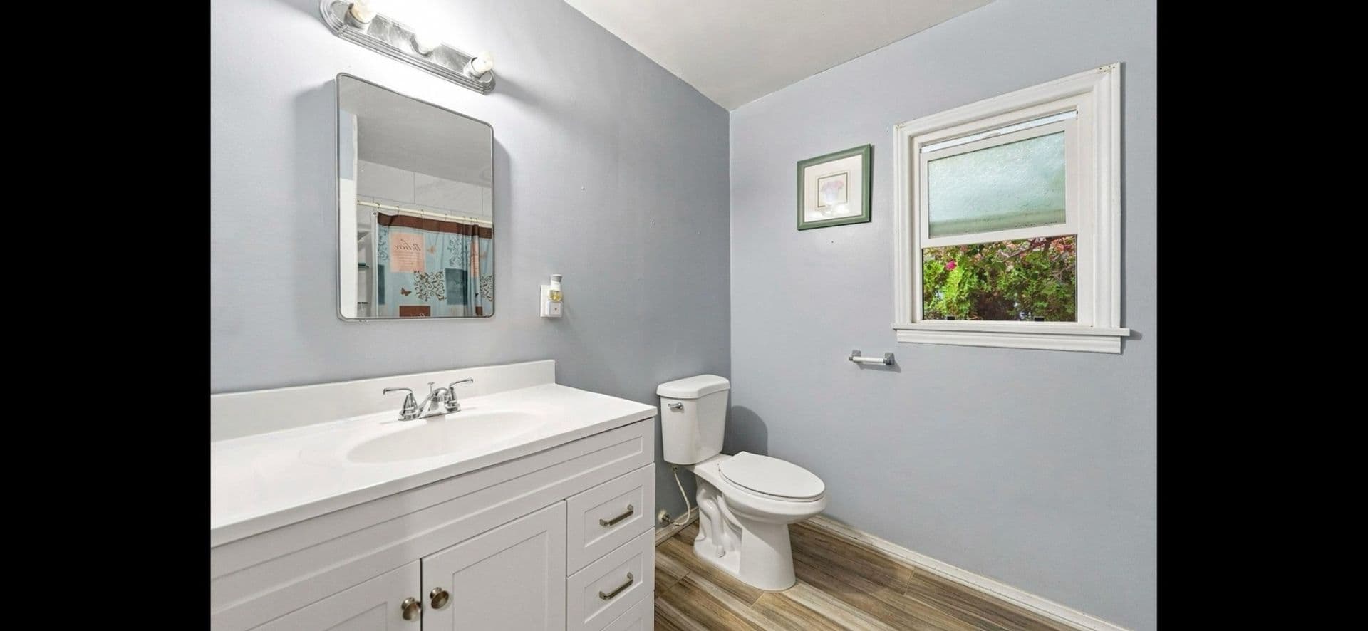Banning House: 831 W George St