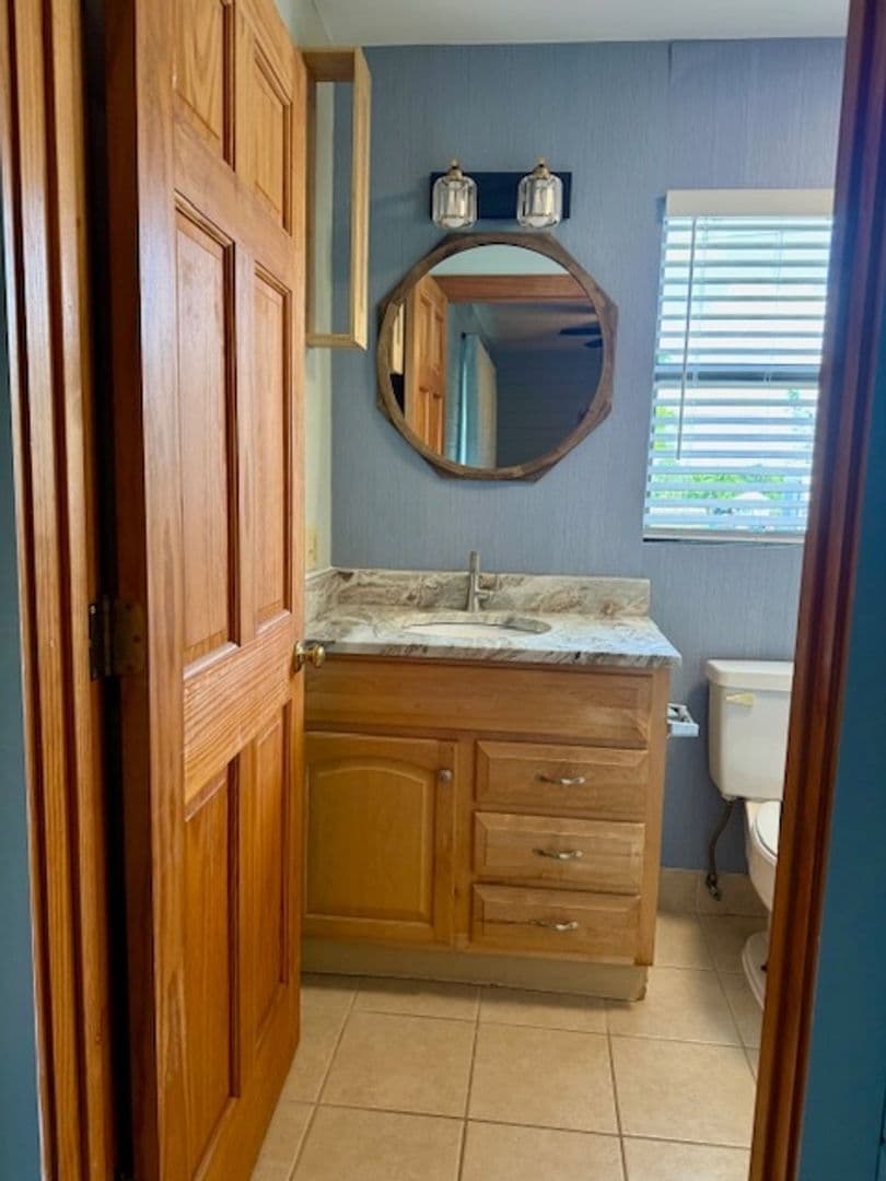 Cocoa House: 5749 Lake Poinsett Rd