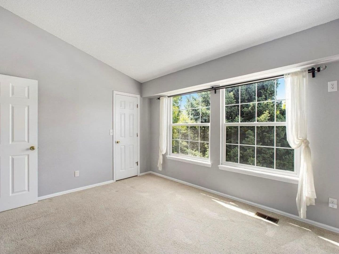 Littleton Townhome: 329 W Jamison Cir