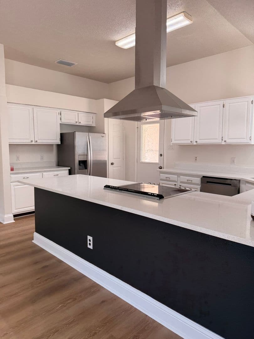 Fort Worth House: 7562 John T White Rd