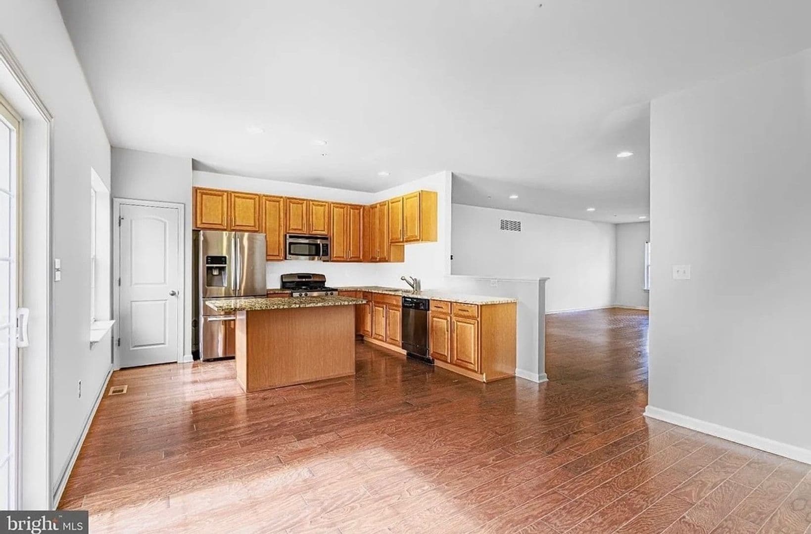 Newark Townhome: 621 S Twin Lakes Blvd