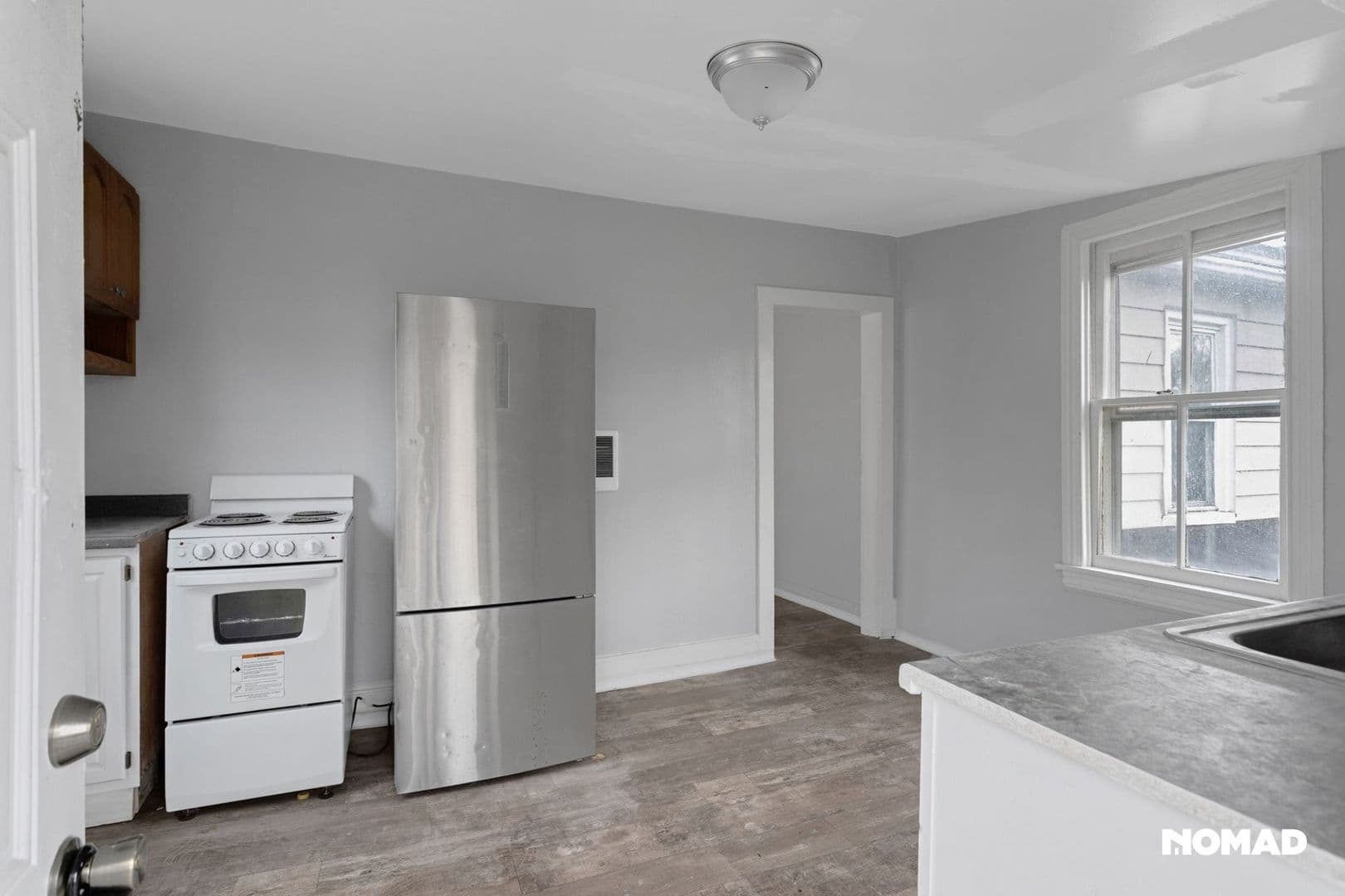 Salem Townhome: 380 E Broadway