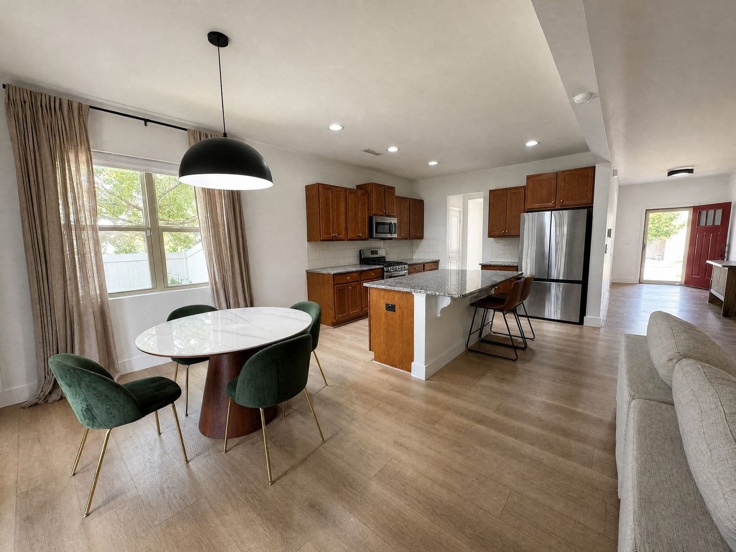 Knightdale House: 1402 Lena Ln