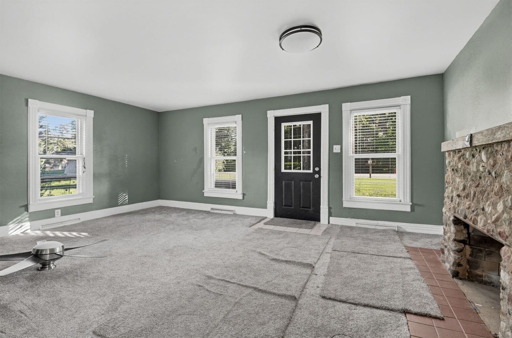 Crystal Lake House: 6414 W Hillside Rd