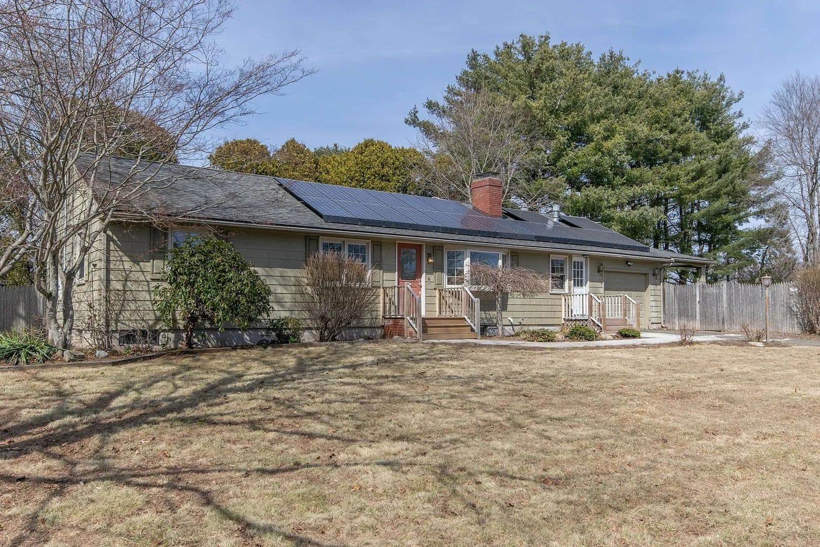 East Longmeadow House: 8 Ainslie Dr