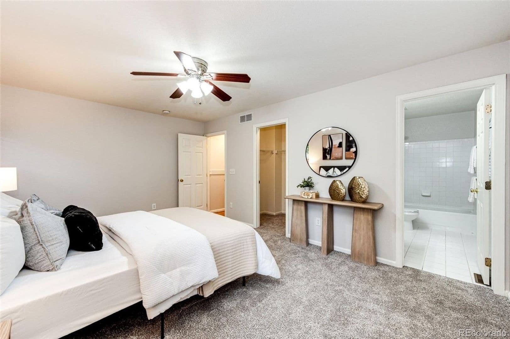 Englewood House: 16475 E Phillips Pl