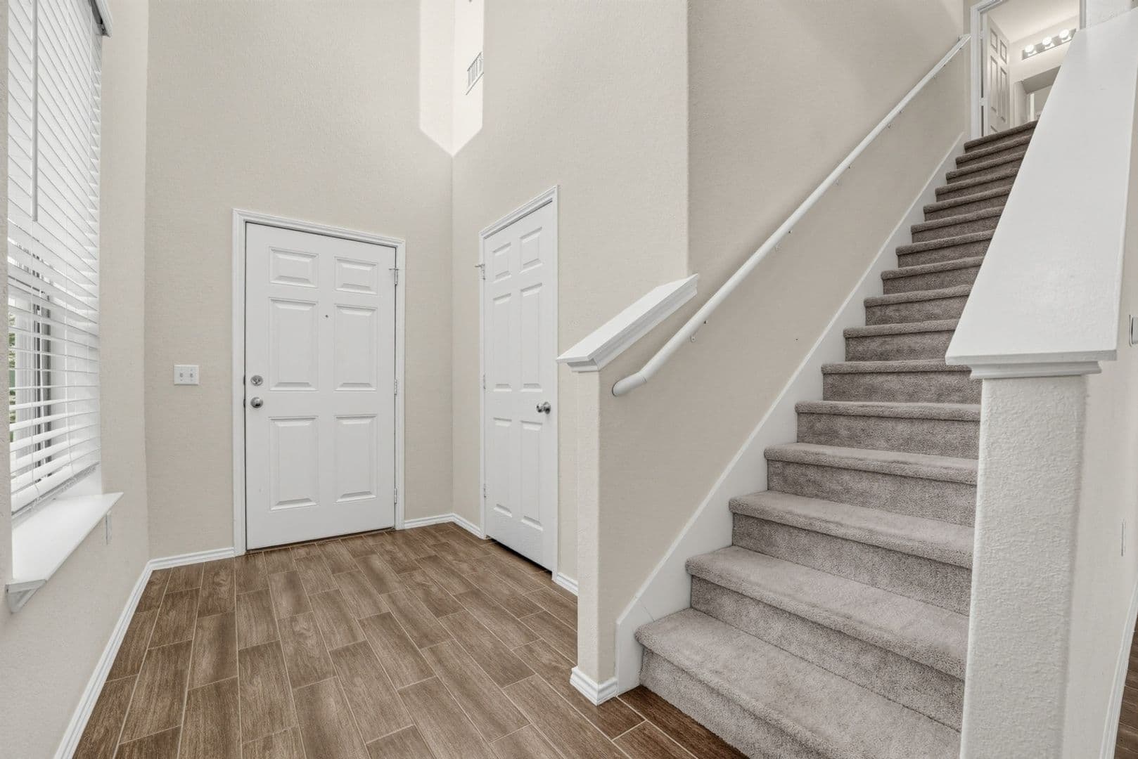 Manor House: 11111 Mestengo Dr