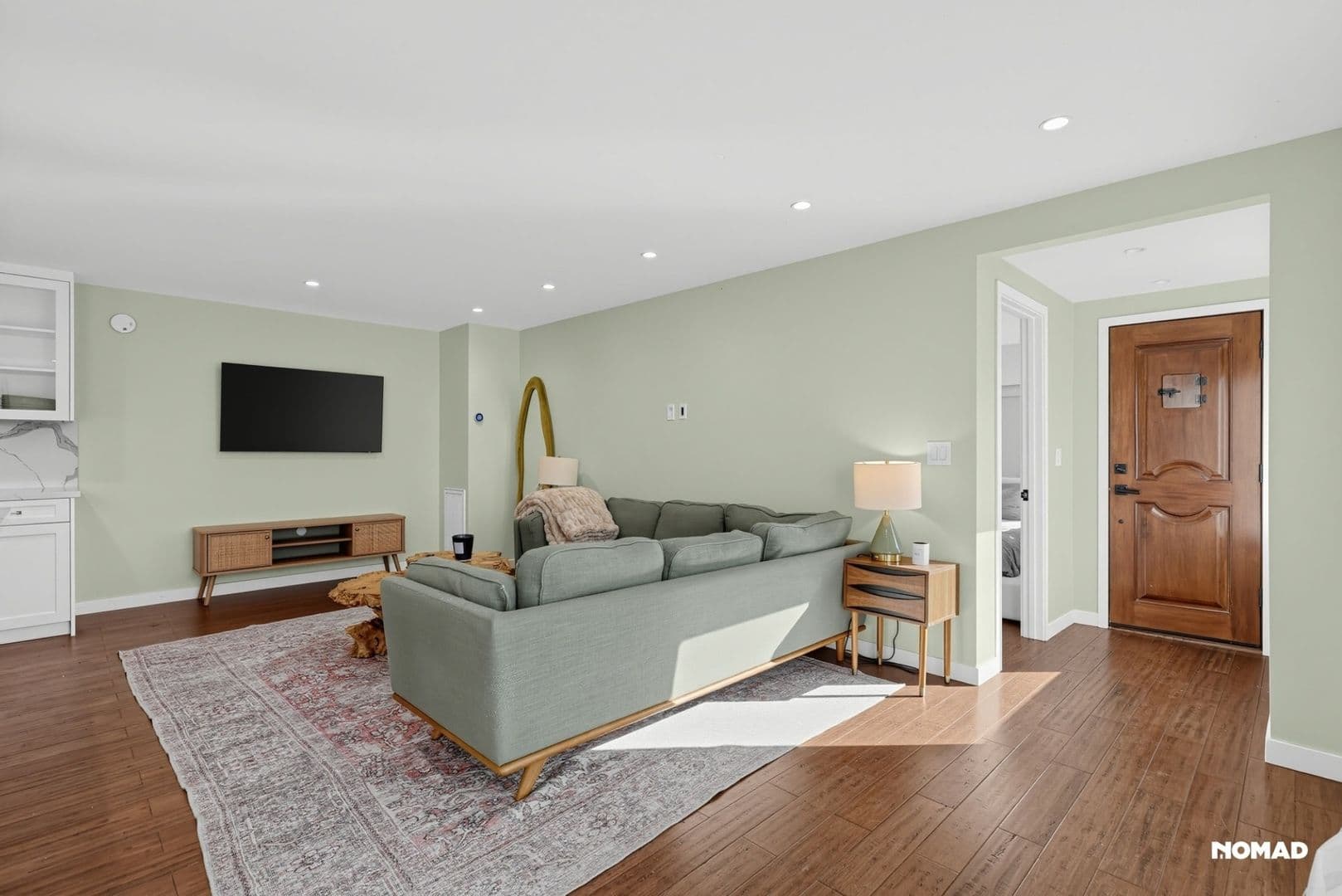 Los Angeles House: 4875 Wicopee Ave