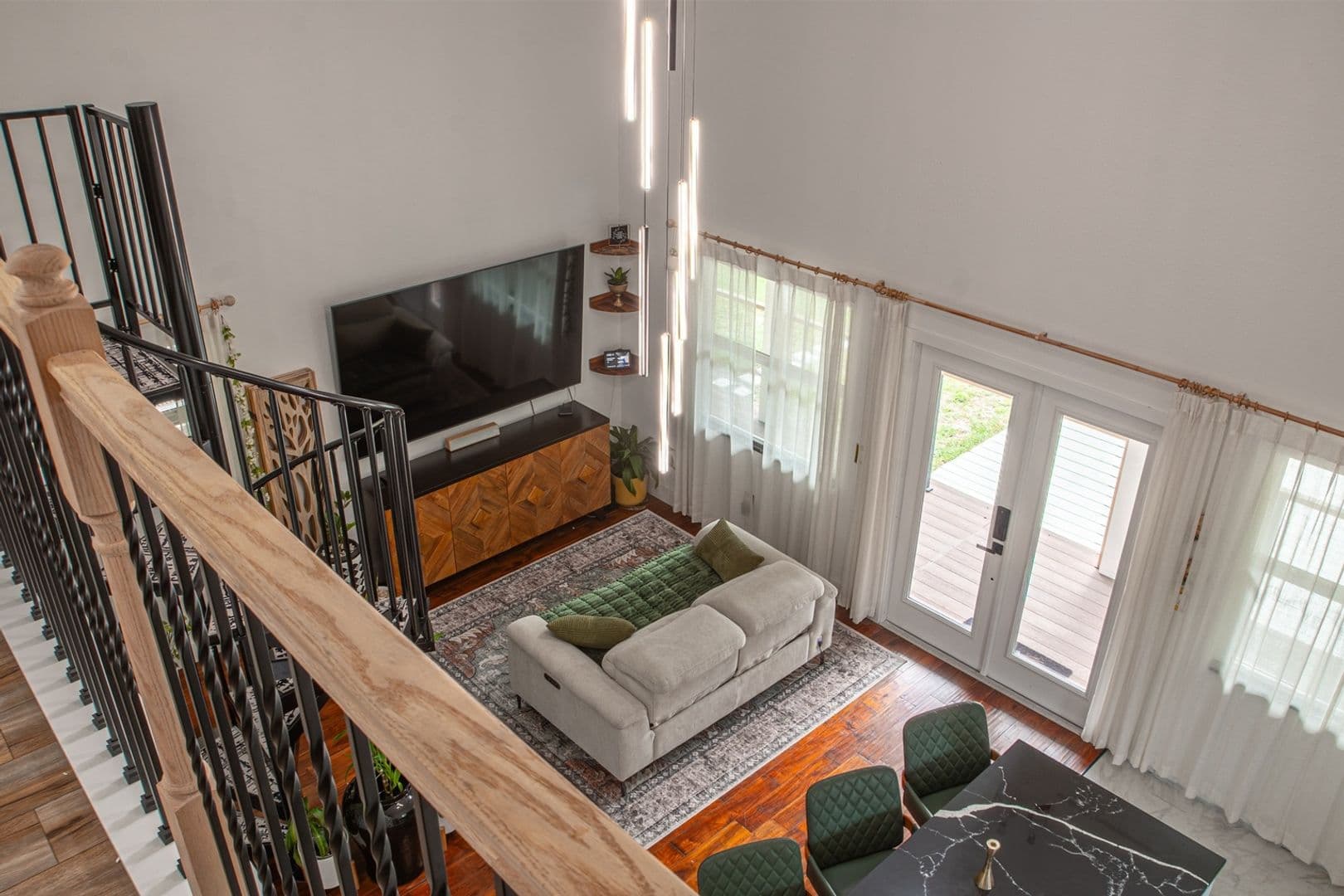Ocoee House: 349 N Bluford Ave