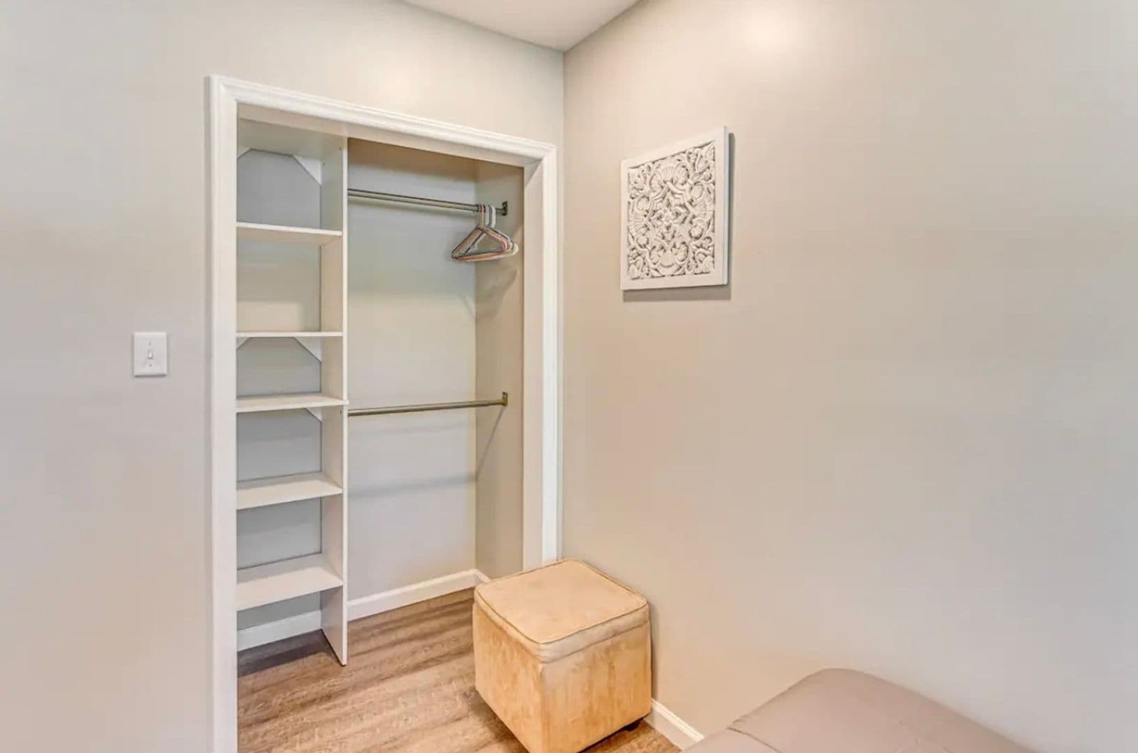 Whiteville House: 208 E Columbus St