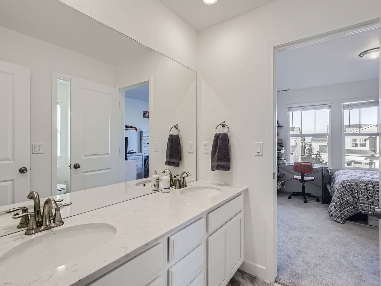 Longmont House: 12885 Bay St