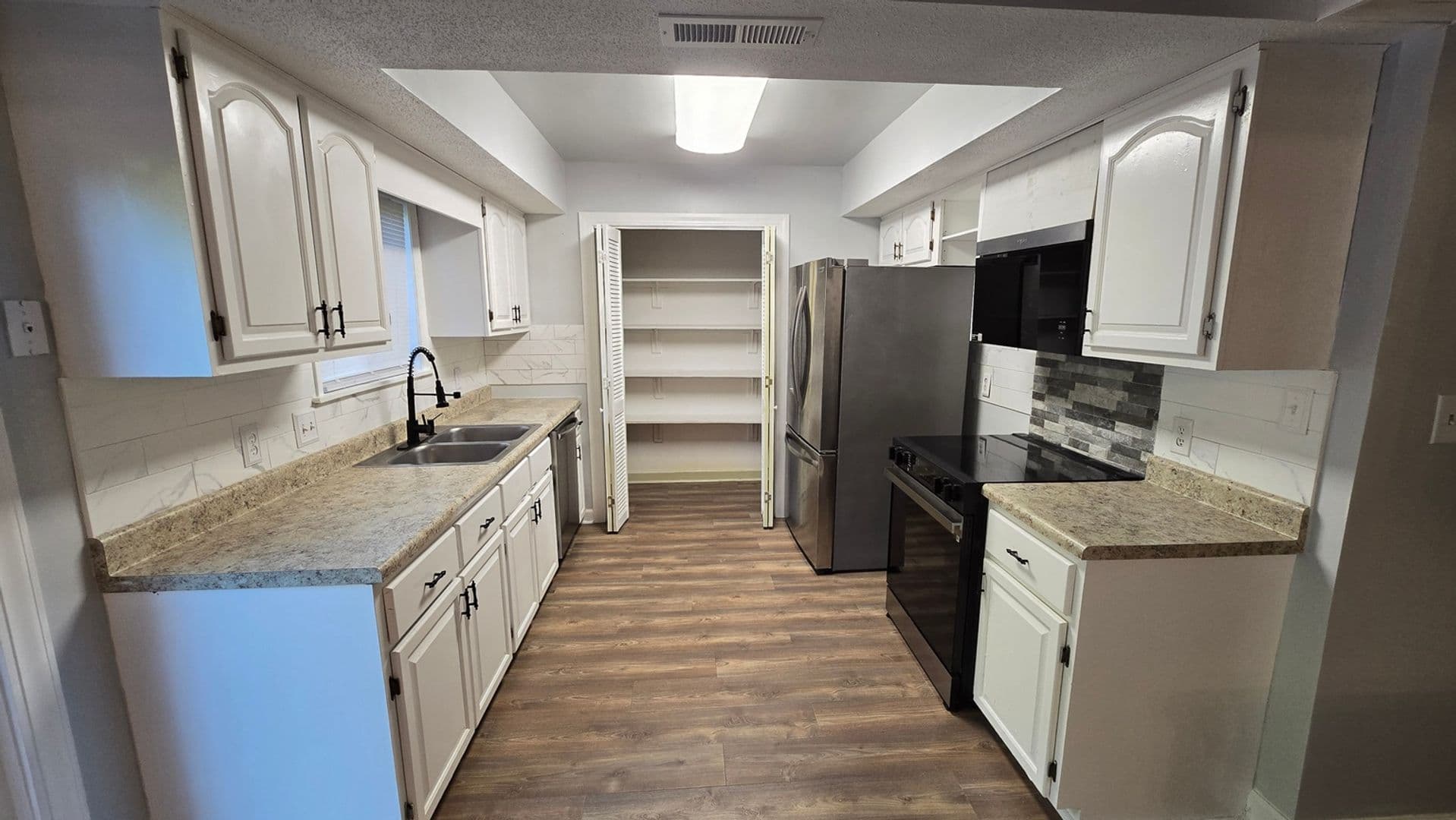 Goldsboro Townhome: 1609 S Taylor St