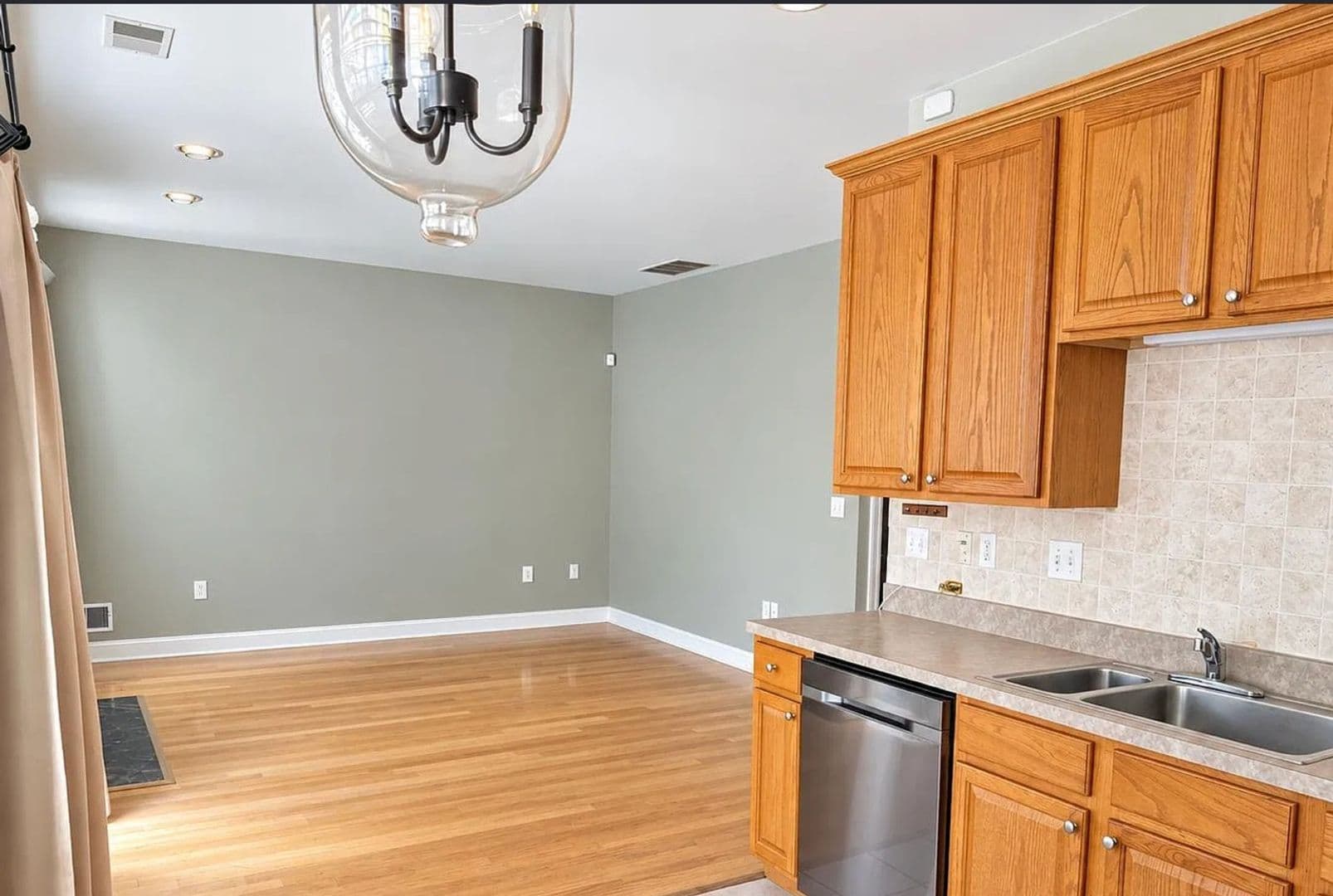 Englishtown Condo: 188 Shinnecock Dr