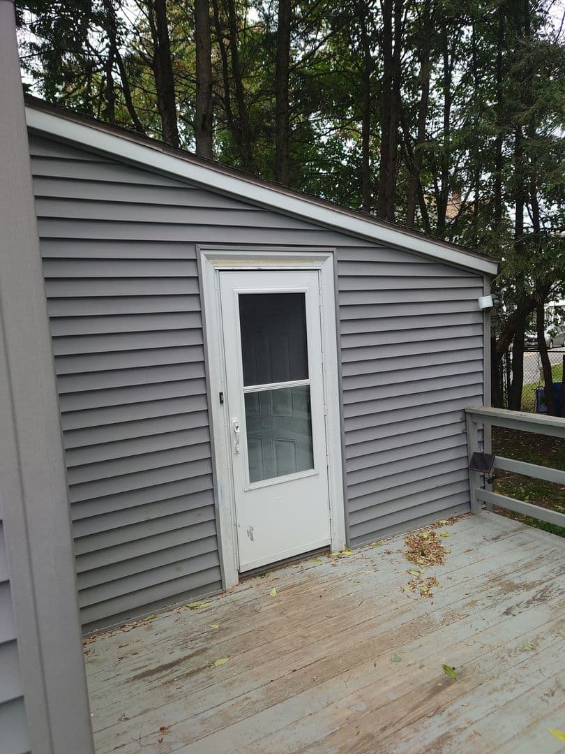 Woonsocket House: 252 Grove St