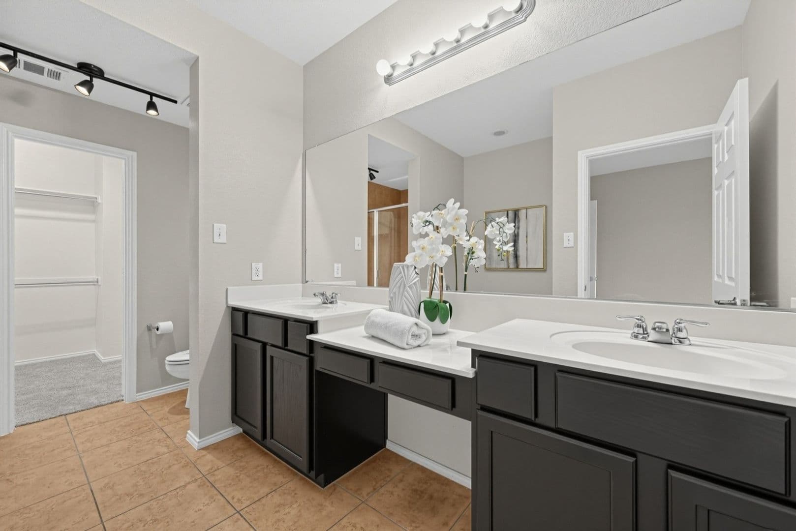 Fort Worth House: 517 High Desert Dr