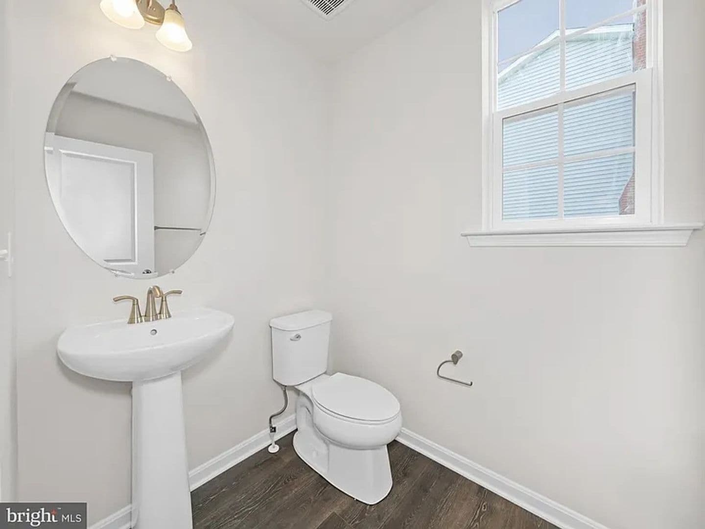 Middletown House: 635 Corbit Dr