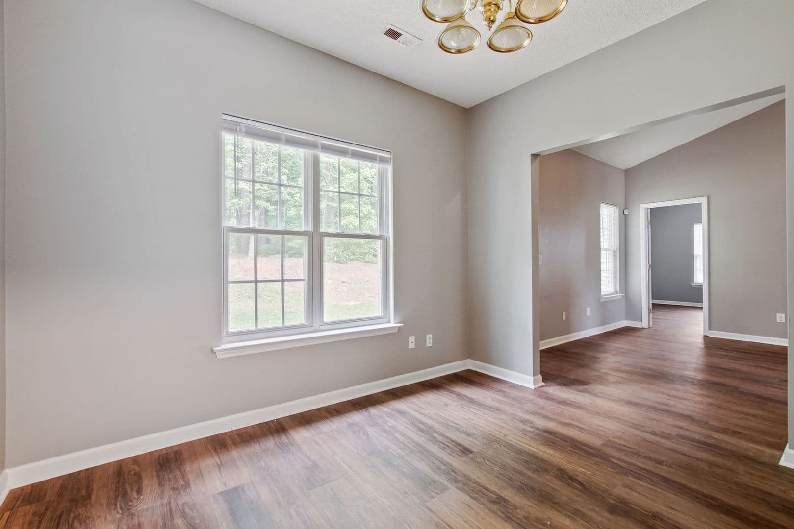 Raleigh House: 1117 Aaron Dr