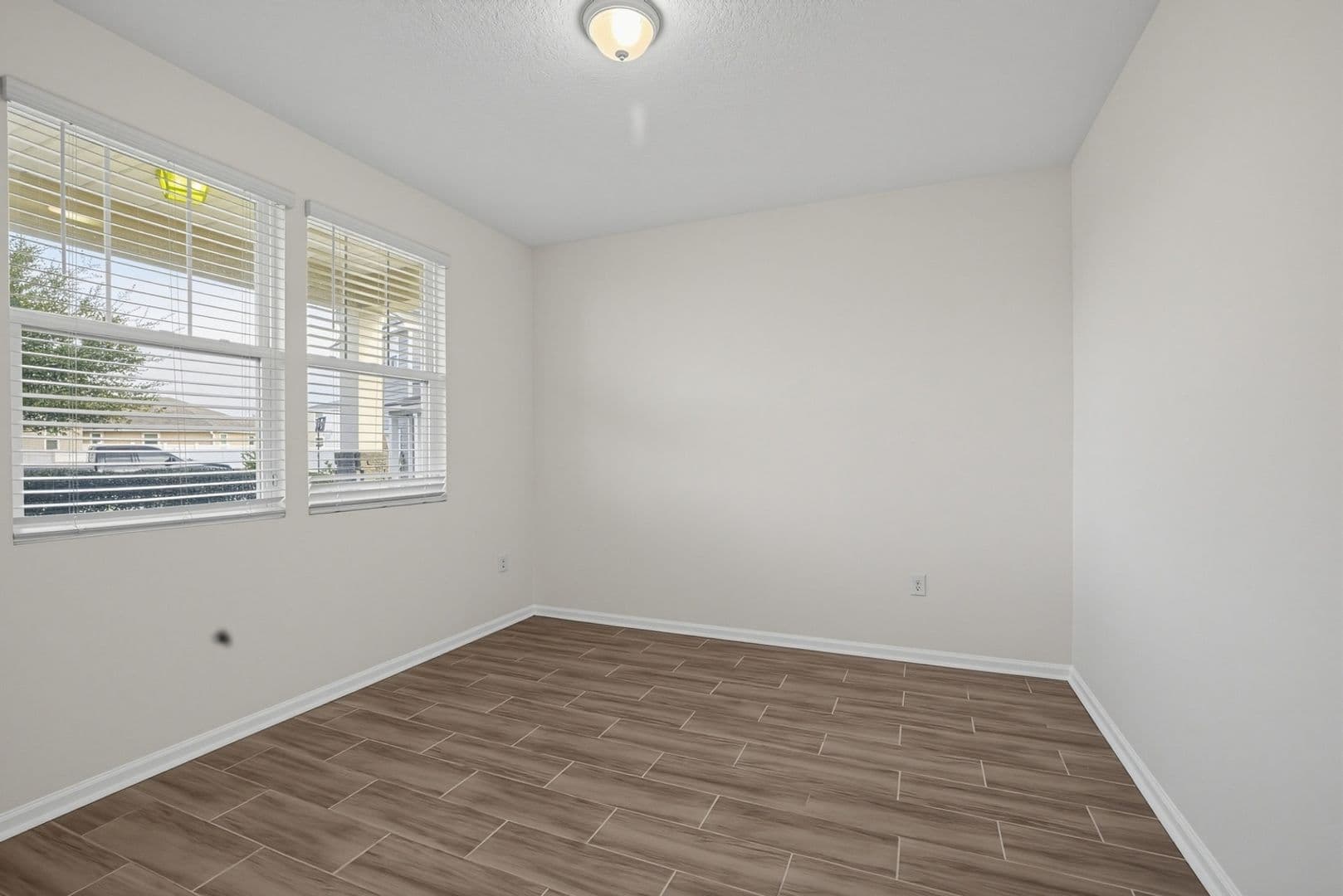 Jacksonville House: 3512 Guppy Ct