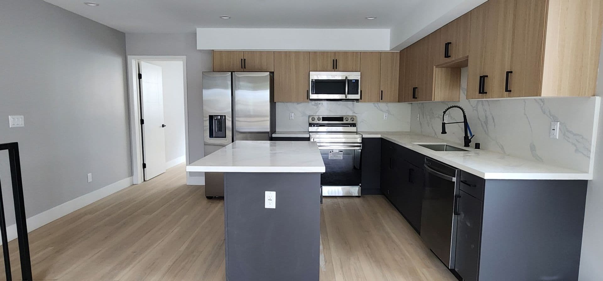 North Hollywood Townhome: 5729 N Klump Ave