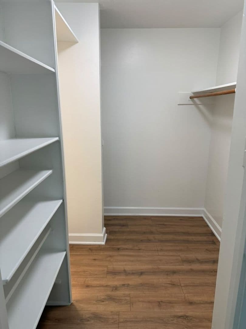 Houston Condo: 2744 Briarhurst Dr