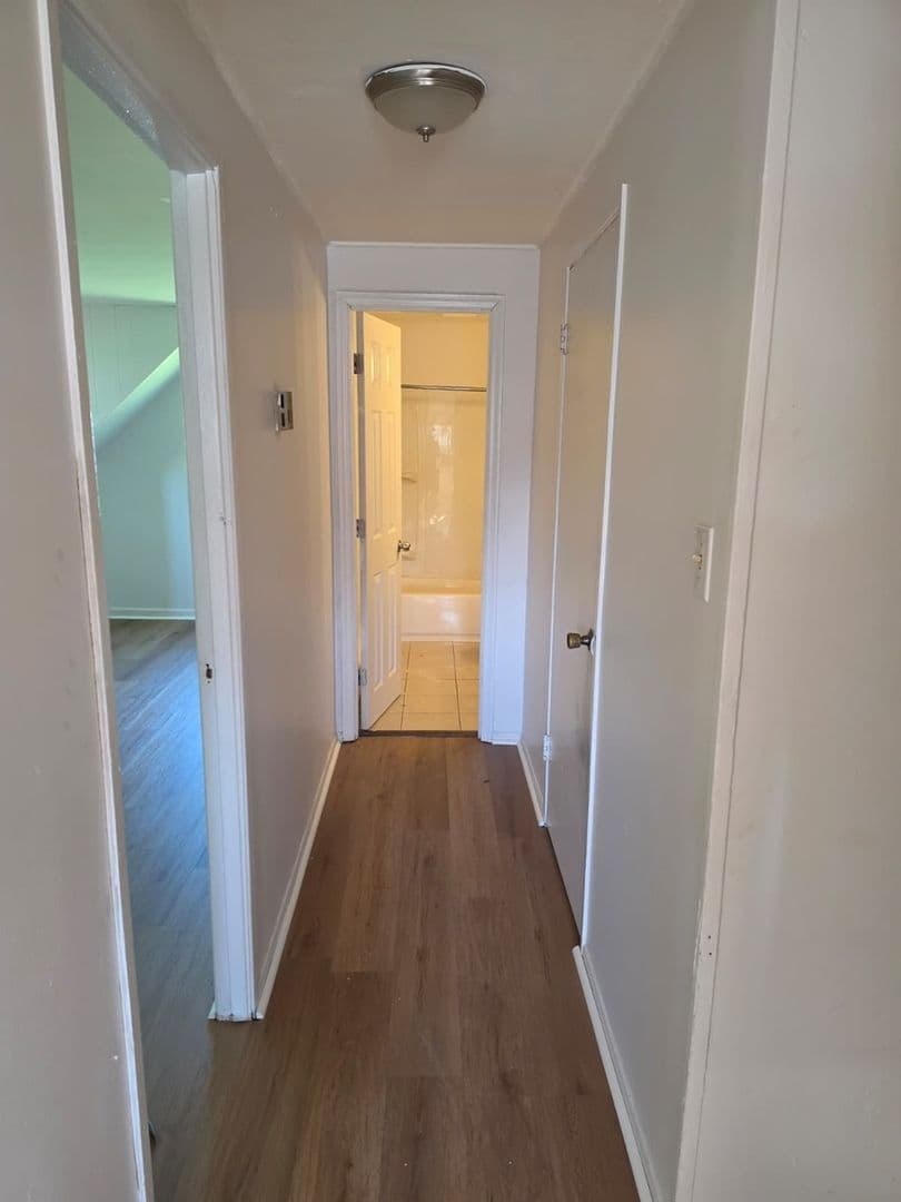 Levittown House: 37 Highland Park Pl
