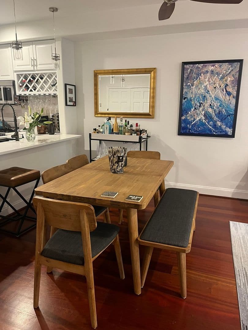 Washington Condo: 2132 11th St NW
