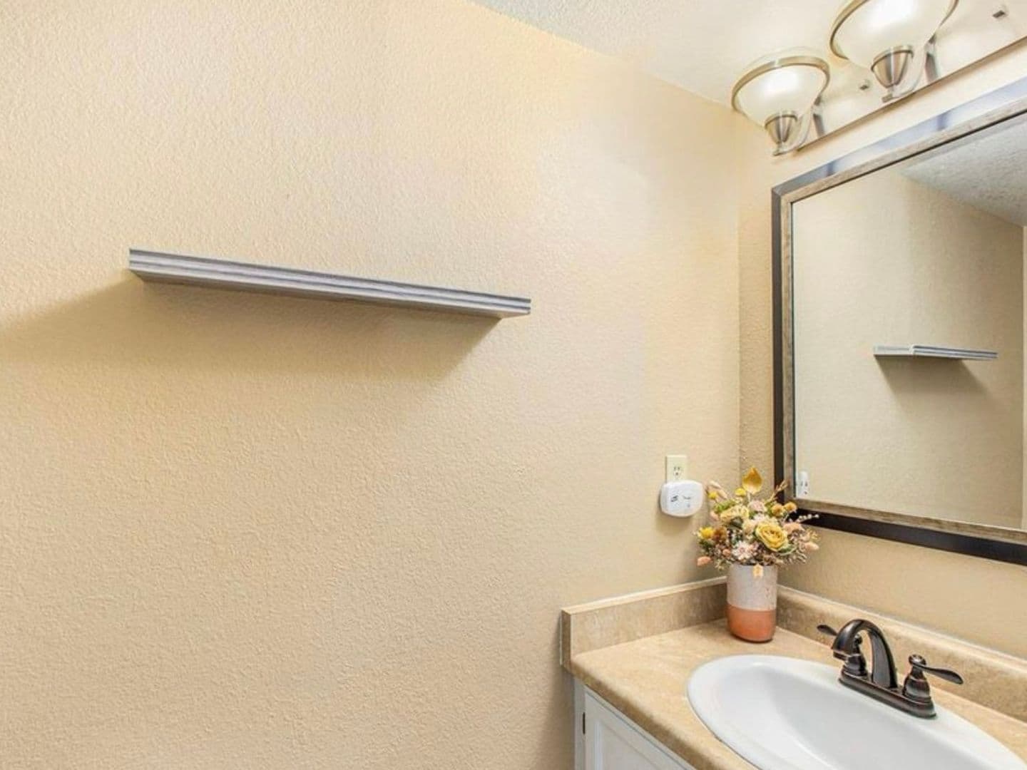 Littleton Townhome: 329 W Jamison Cir