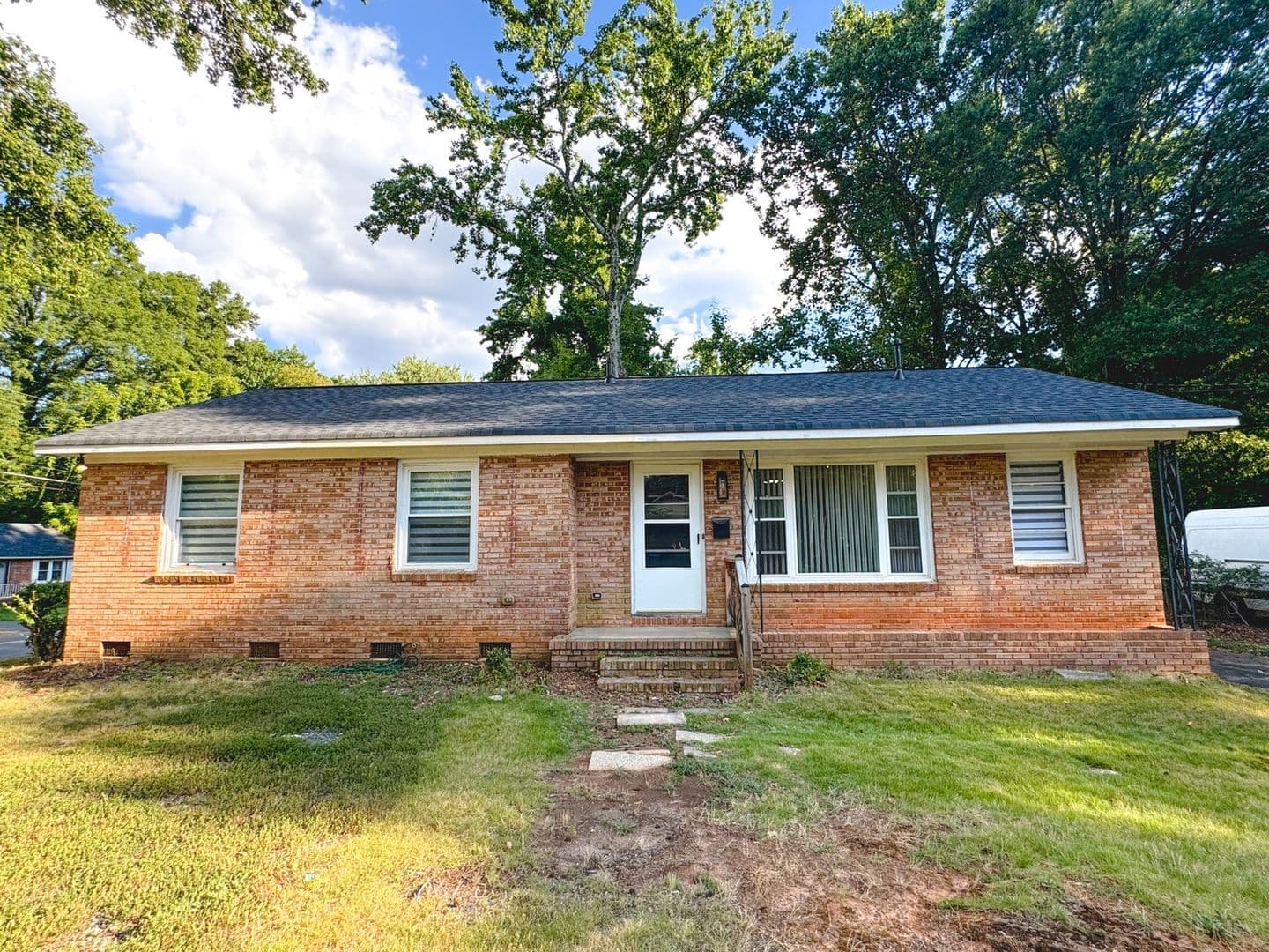 Charlotte House: 2801 Wedgefield Dr