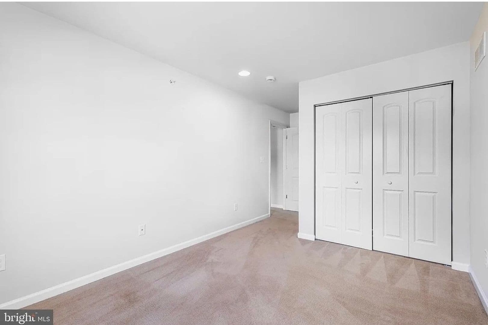 Newark Townhome: 621 S Twin Lakes Blvd