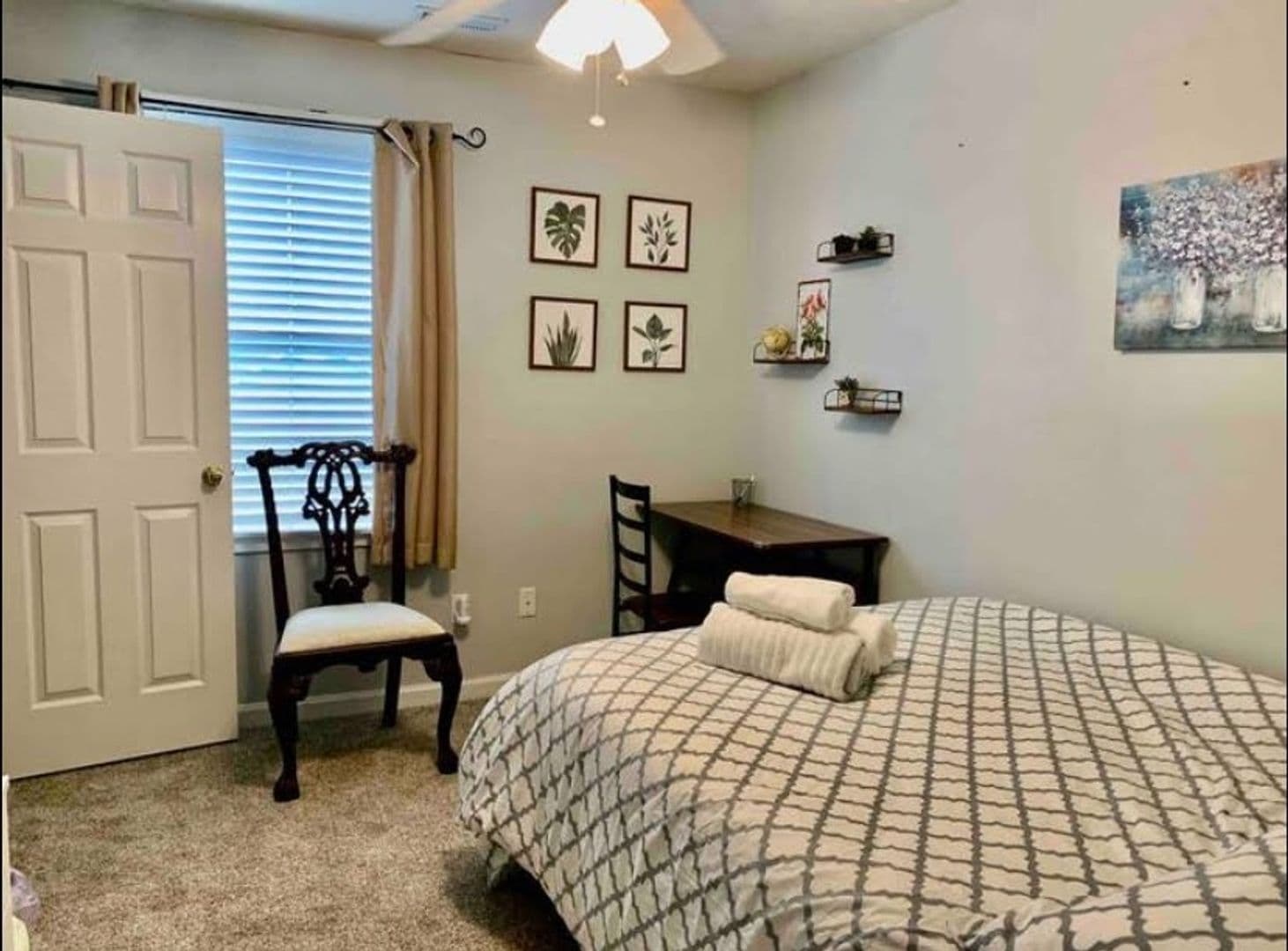 Dunlap House: 11723 N Scotts Trl