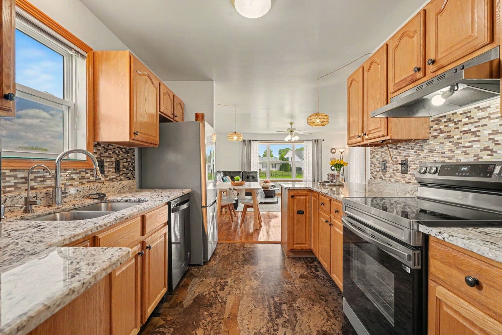 Champaign Townhome: 708 Erin Dr