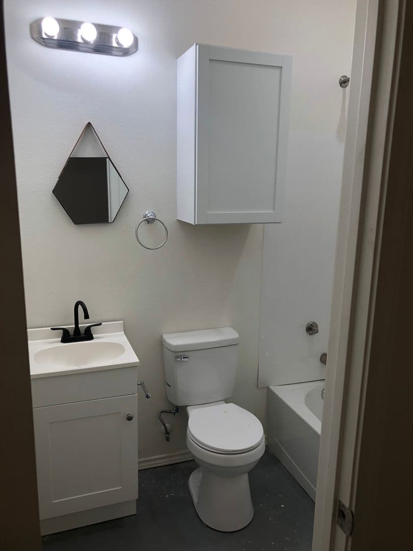 Lindale Townhome: 22404 Matins Ln