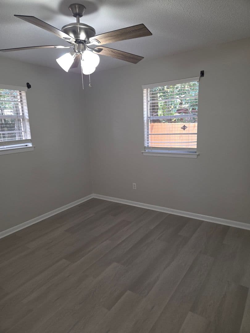 Crestview House: 503 Tall Pines St