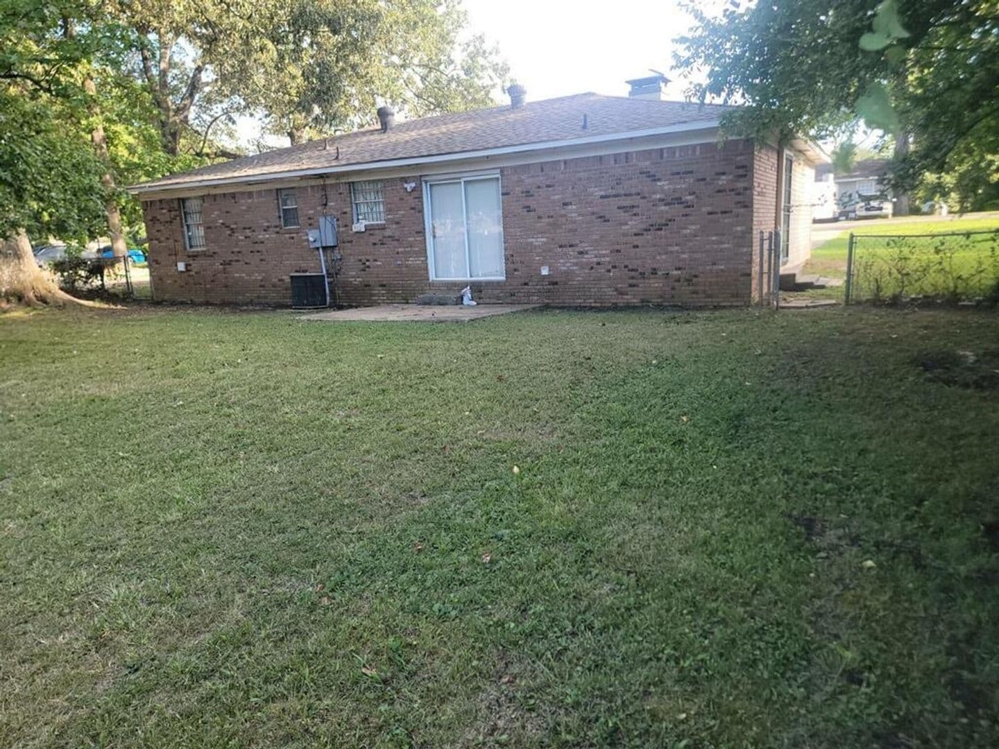 Jacksonville House: 1115 Ray Rd