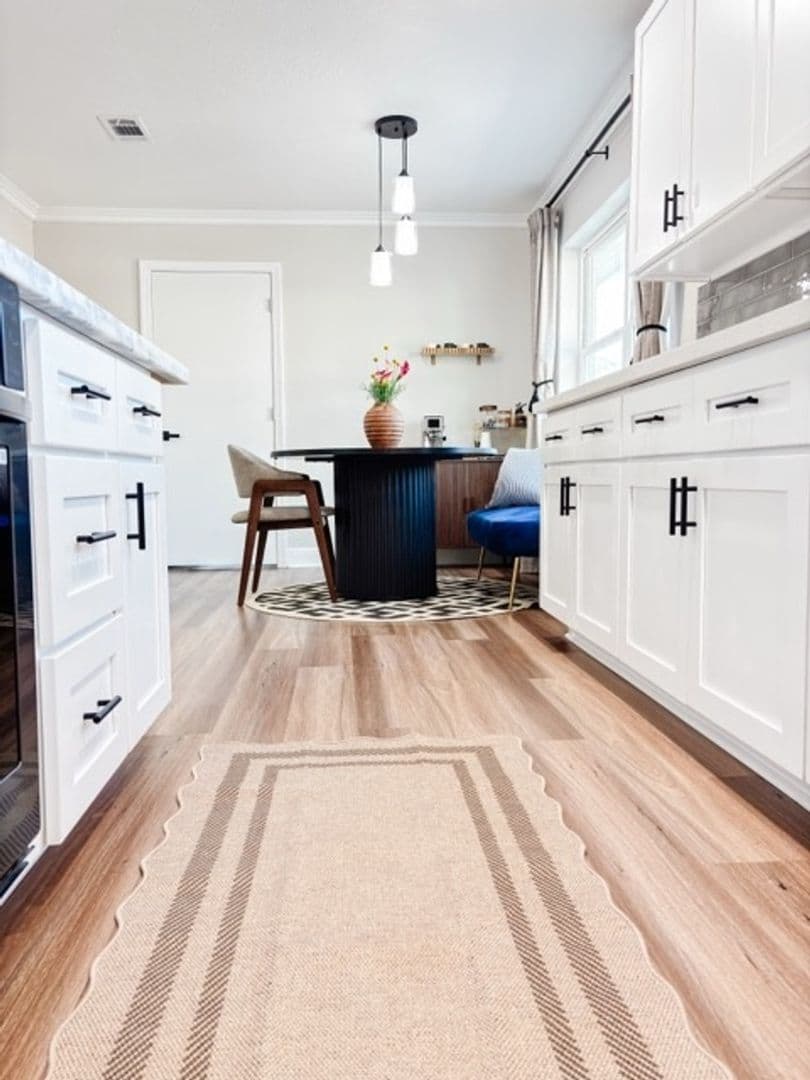 Houston House: 21807 Galewood Ln