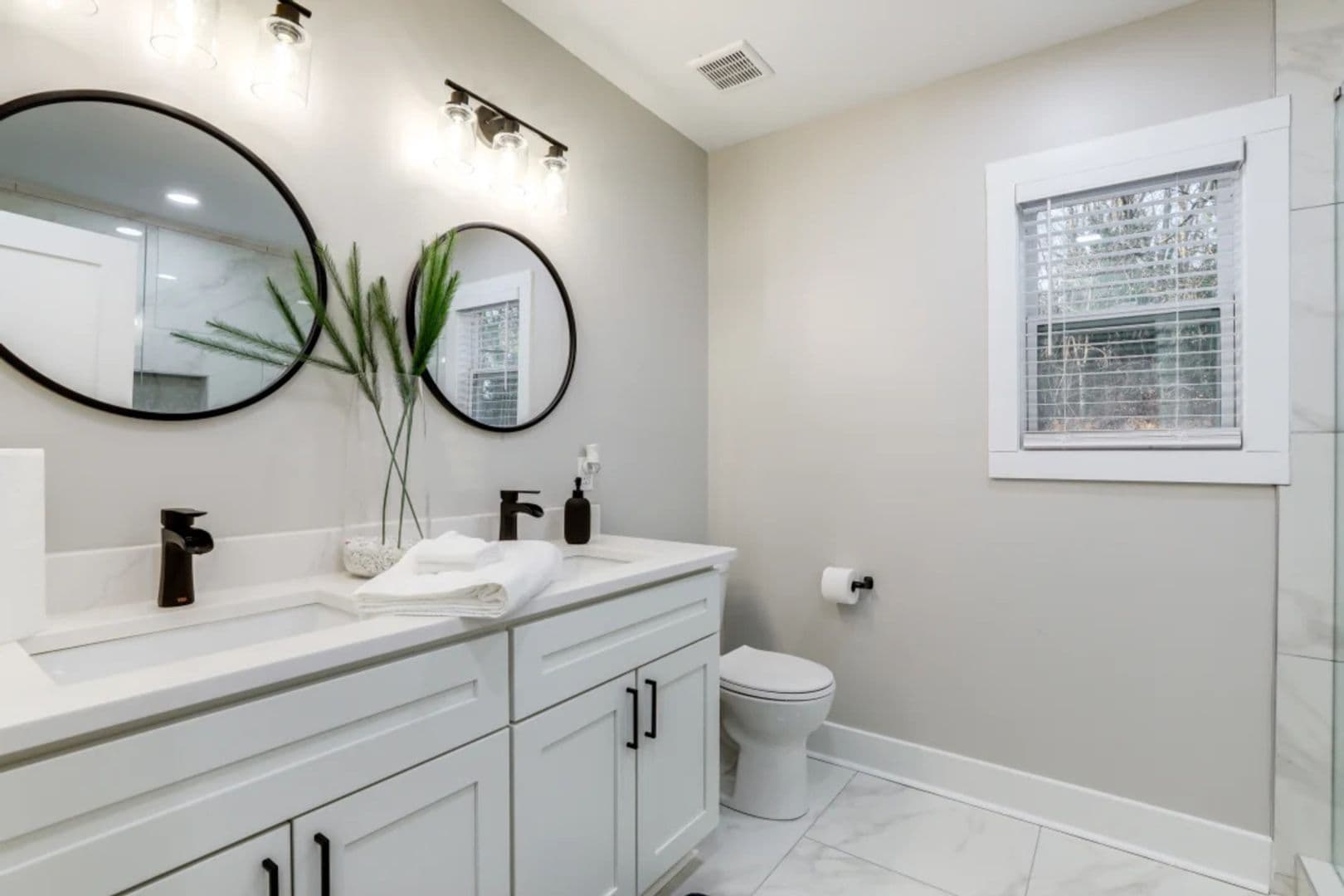 Atlanta House: 1429 Almont Dr Sw