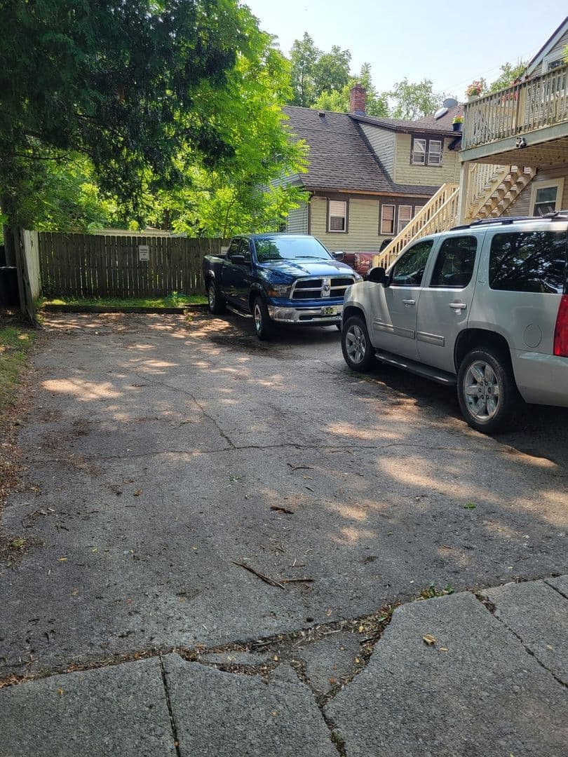 Saginaw Townhome: 1420 Adams St