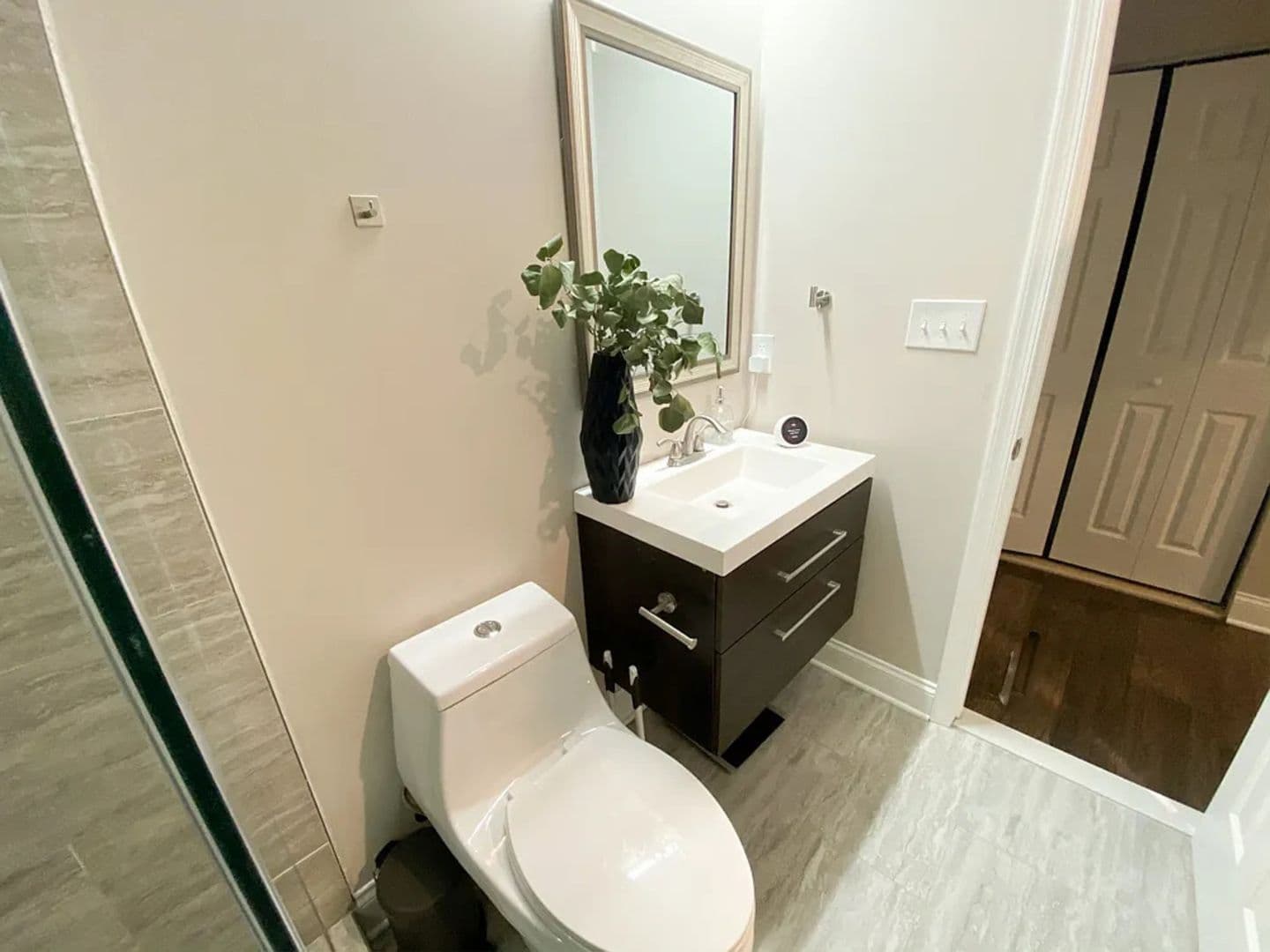 Washington House: 3220 9th Pl Se