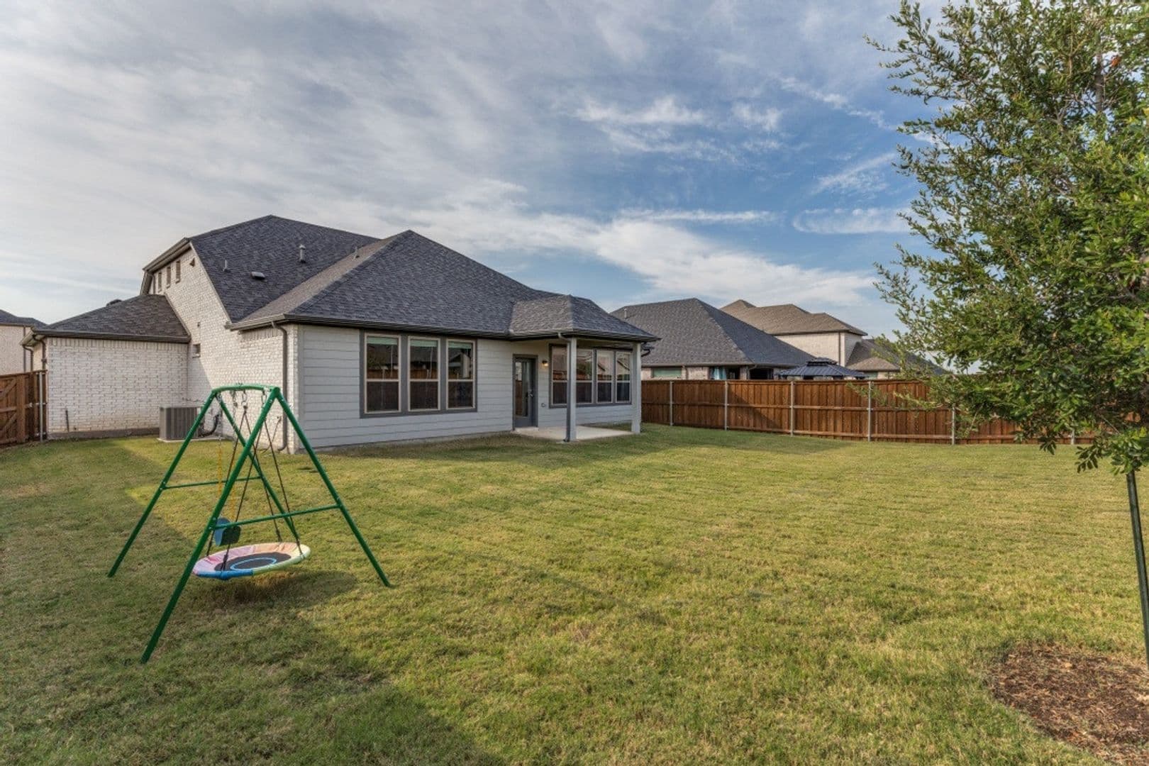 Haslet House: 14613 Wagon Train Trl