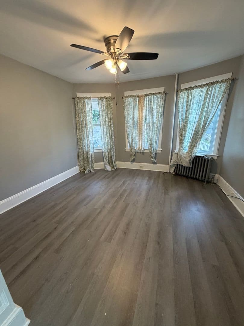 Staten Island Townhome: 35 Pearl St