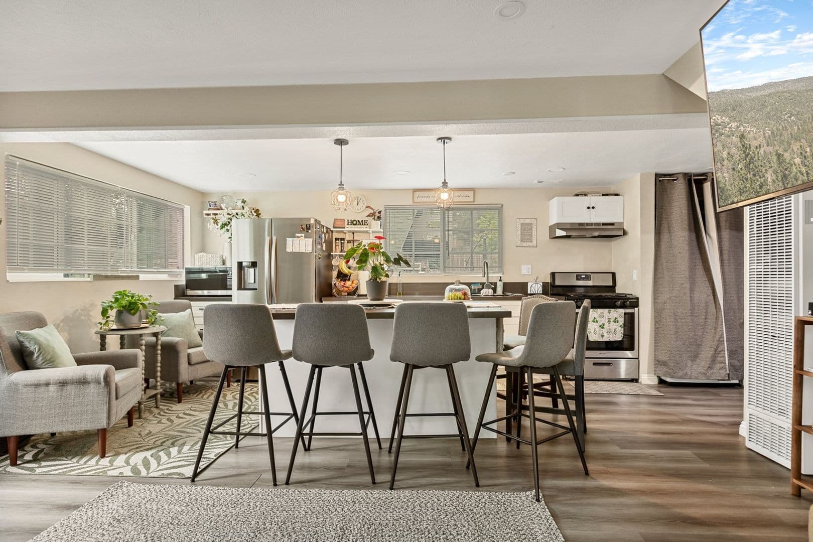 Running Springs House: 2472 Deep Creek Drive