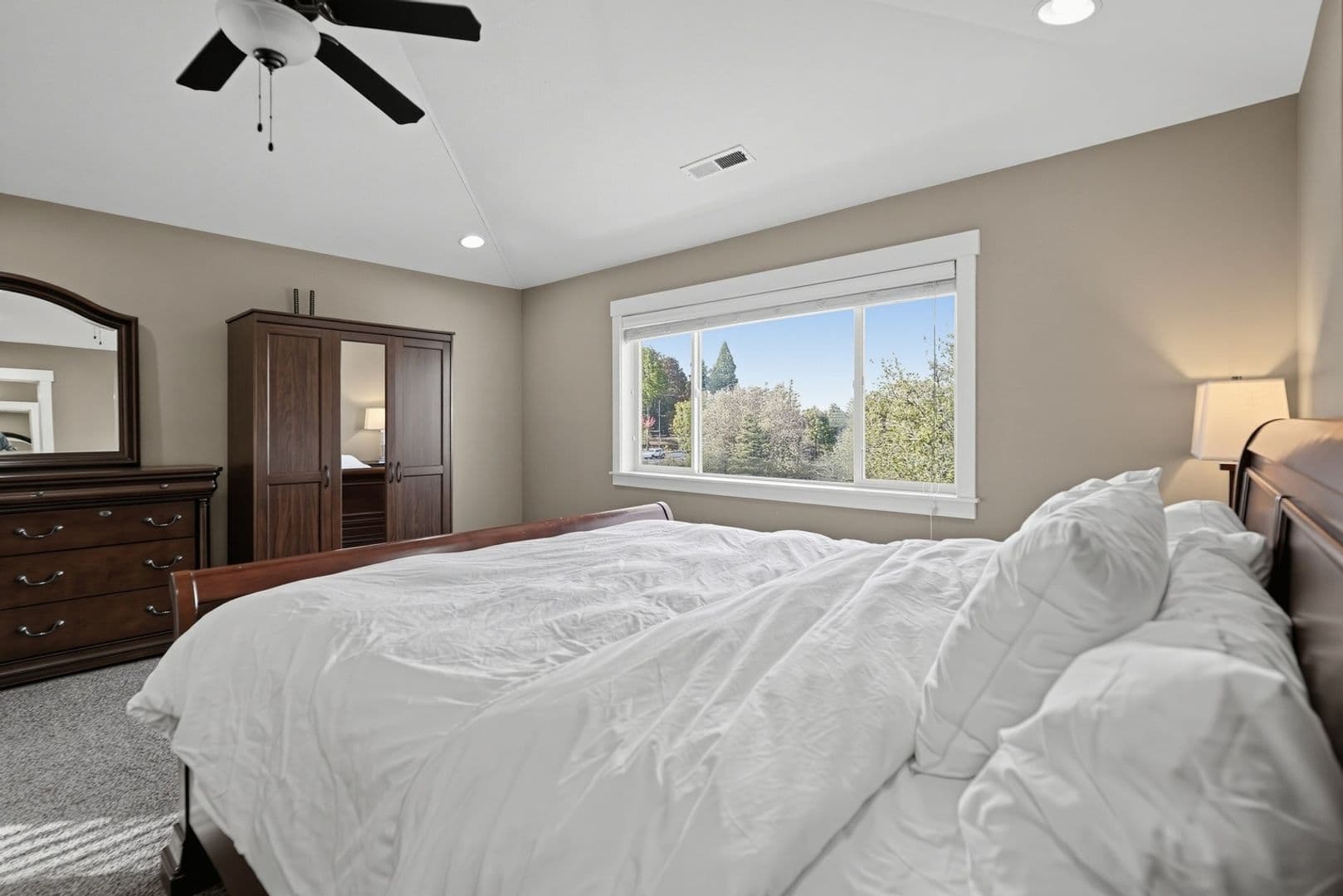 Portland House: 3830 NW Unrath Pl