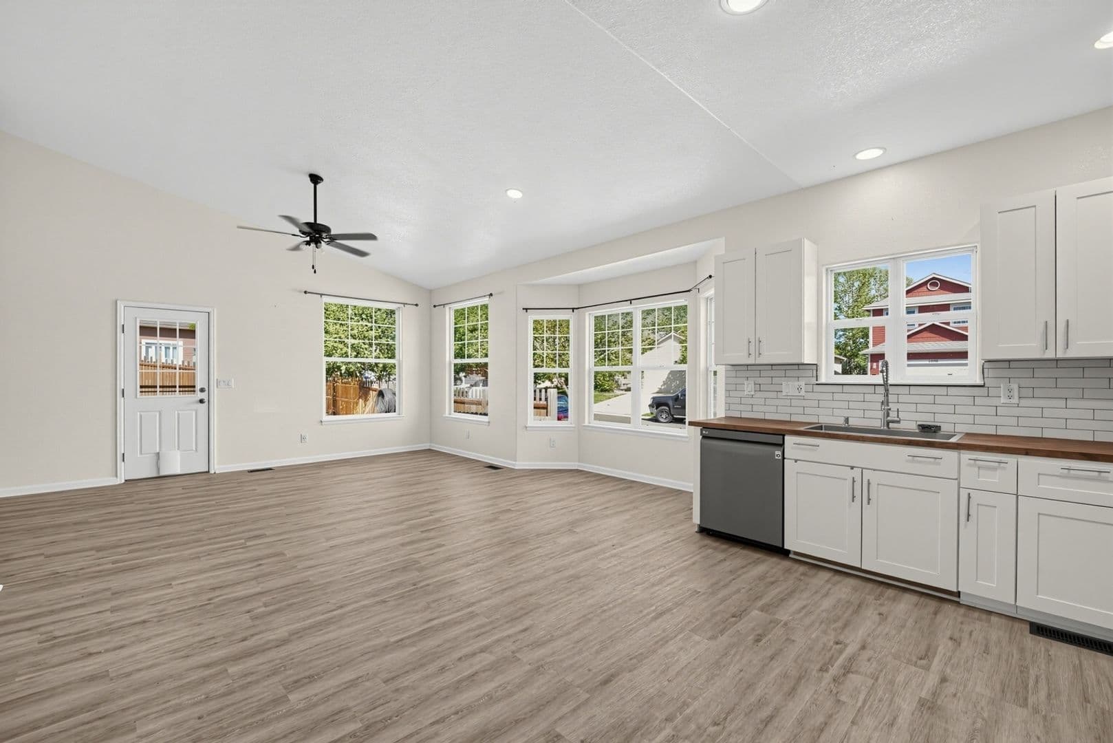 Brighton House: 1657 Dyer Loop