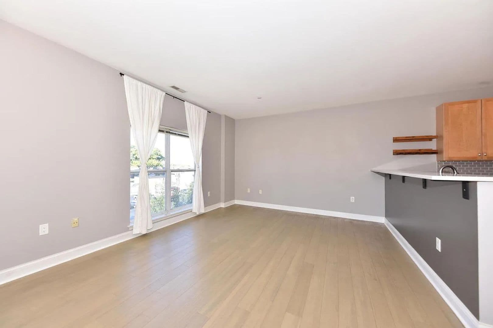 Milwaukee Condo: 1920 N Farwell Ave