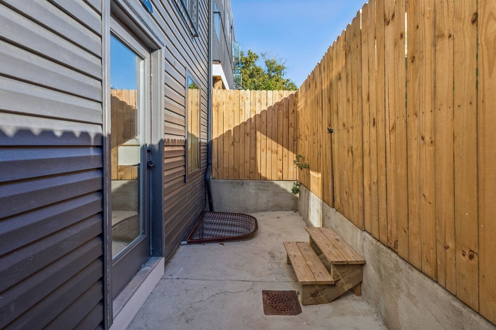 Philadelphia House: 739 N Capitol St