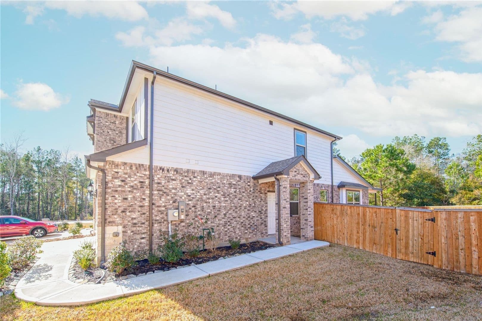 Conroe Townhome: 107 Silver Sky Ct