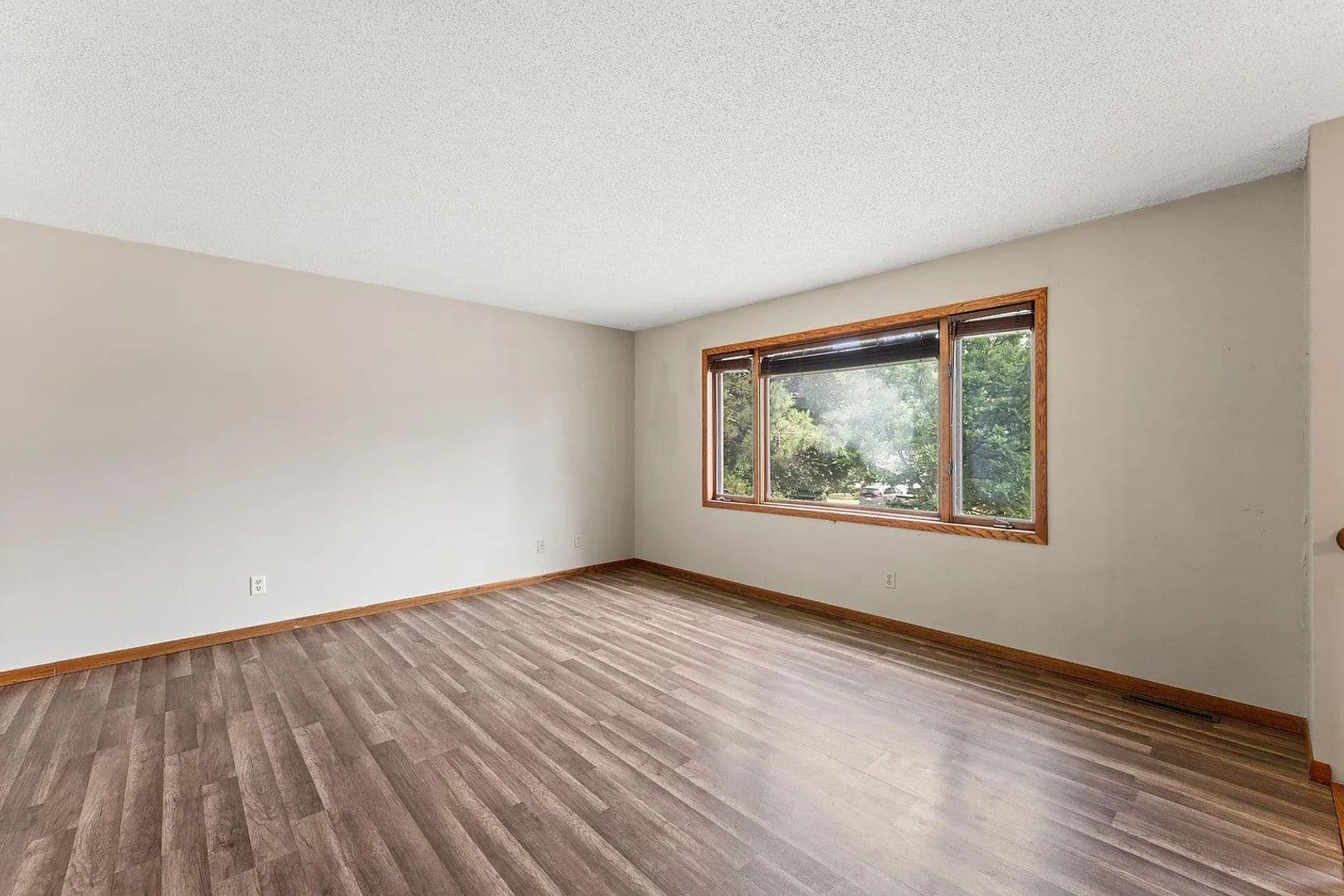 Cannon Falls House: 509 Mill St E