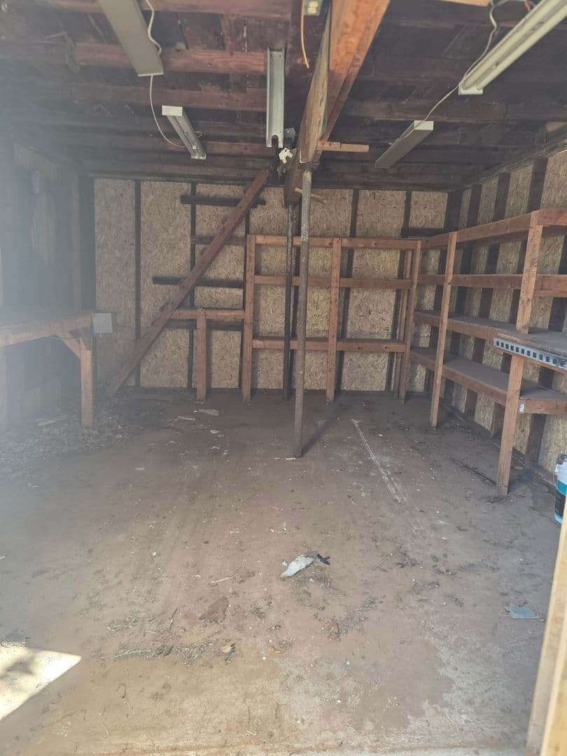 Lubbock House: 7403 Globe Ave