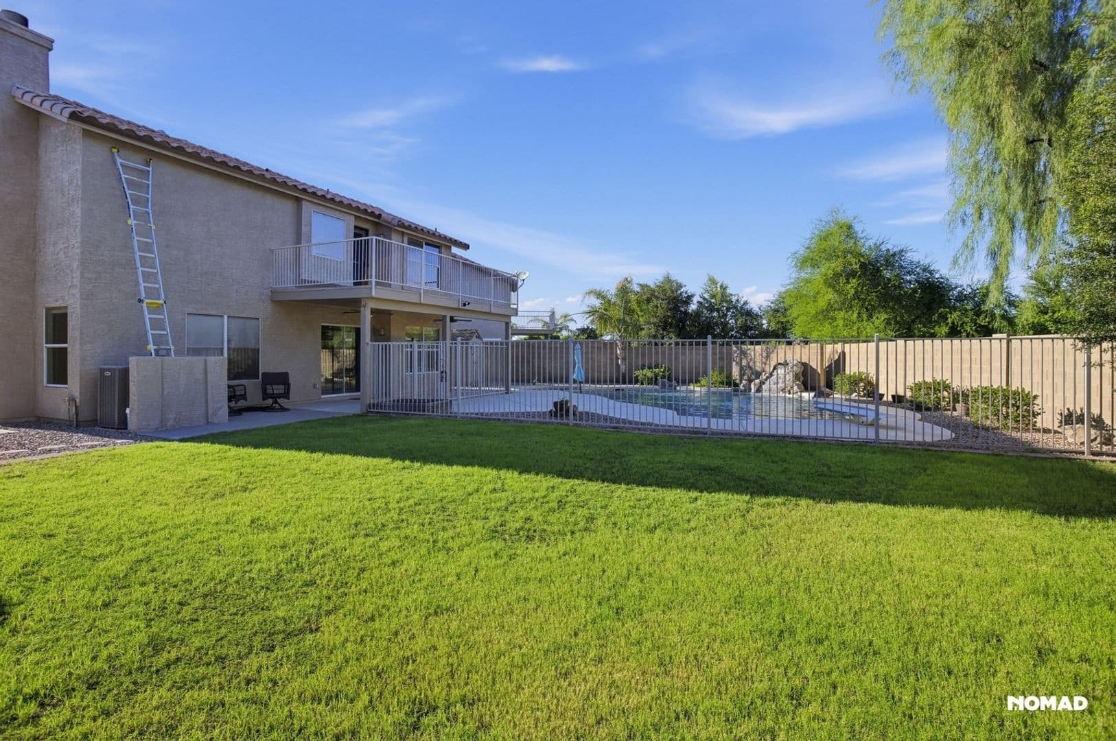 Gilbert House: 141 S Quartz St