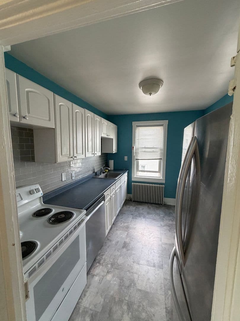 Paulsboro Townhome: 648 Beacon Ave